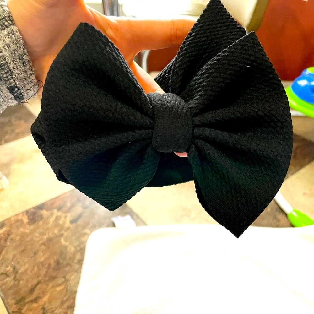 Infant bow lot